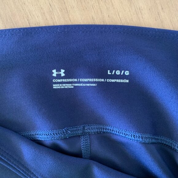 Under Armour Hight waisted Blue Cropped Compression Leggings L - Picture 3 of 5